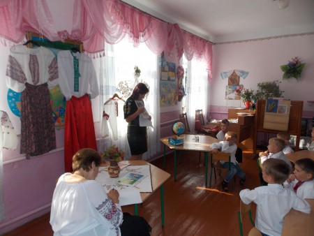 заняття на тему "Символи нашої країни" (старша група).